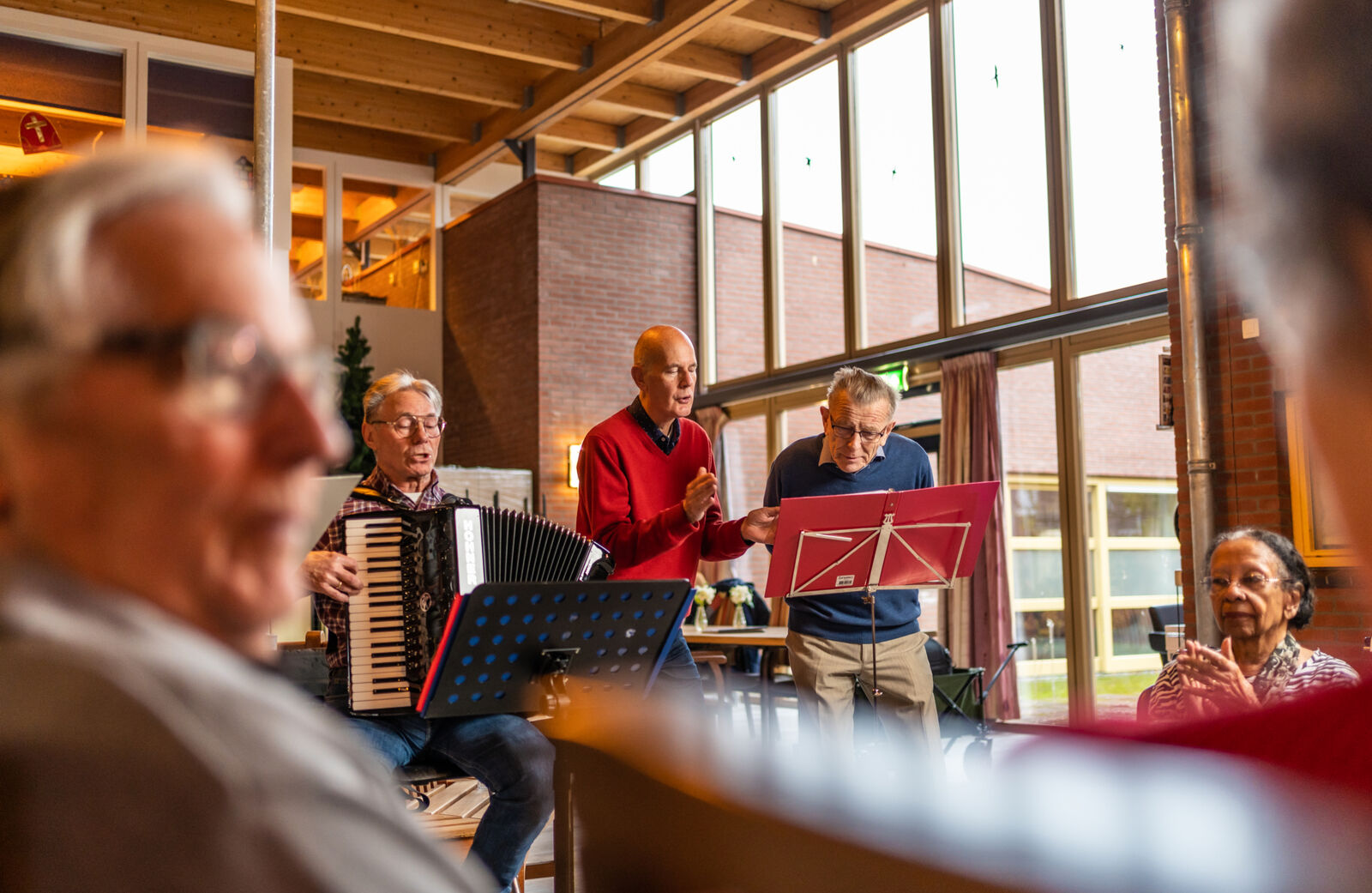 Meridiaan zingen in hal 3